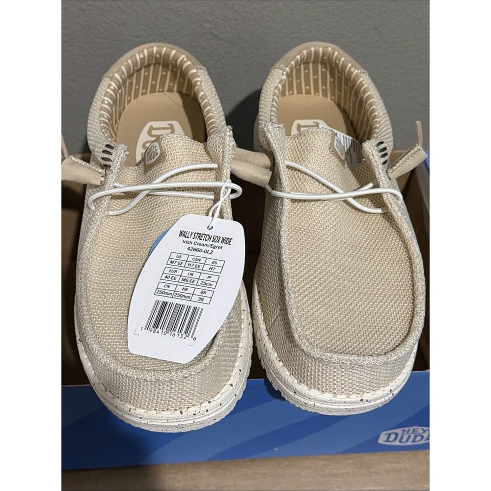 HEY DUDE New Mens 7 Wide Wally Stretch Sox Wide in Irish Cream